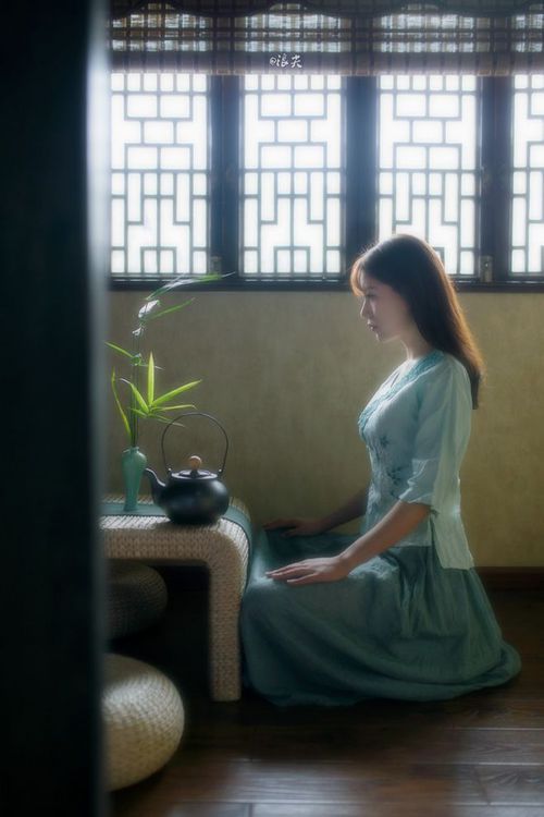 _网球比赛中的战术布局:从发球到接发策略_,网球比赛中发球的顺序